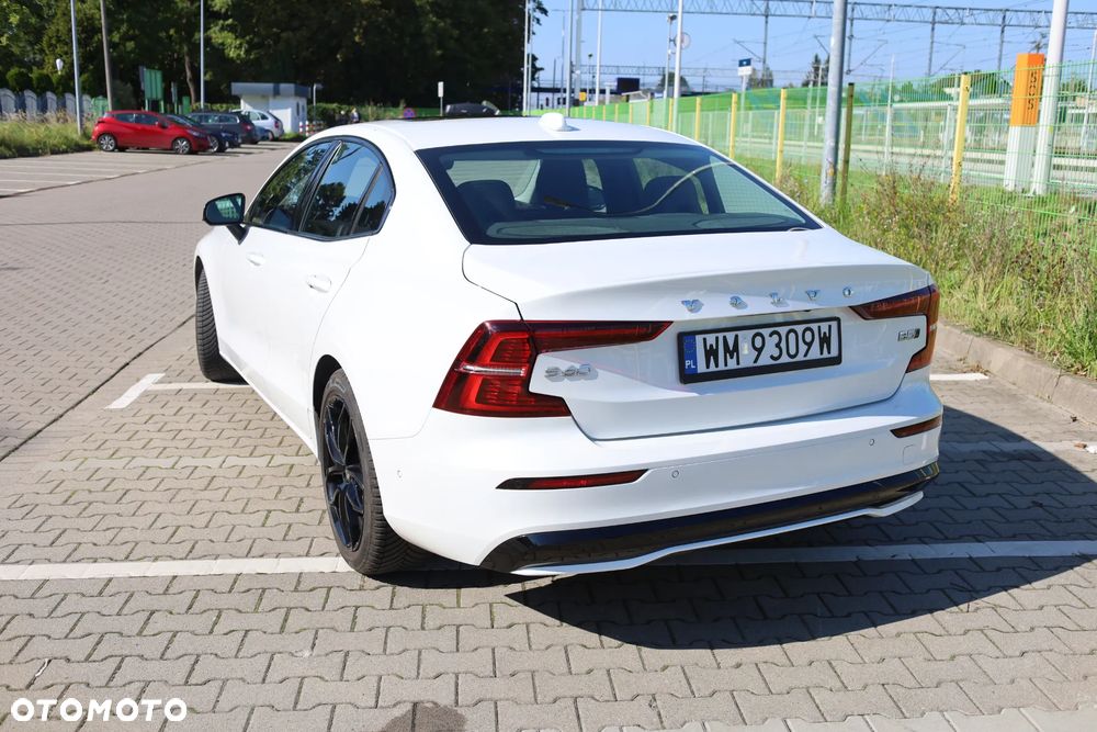 Volvo S60 2023 photo 4