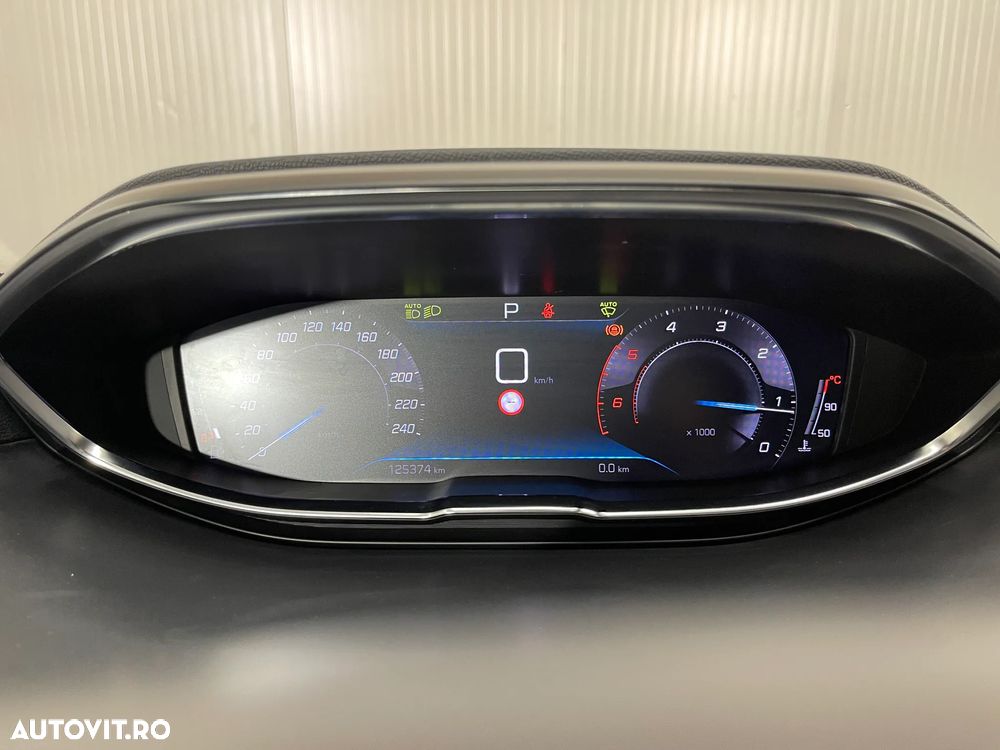 Peugeot 5008 1.5L BlueHDI EAT8 S&S Allure - 32