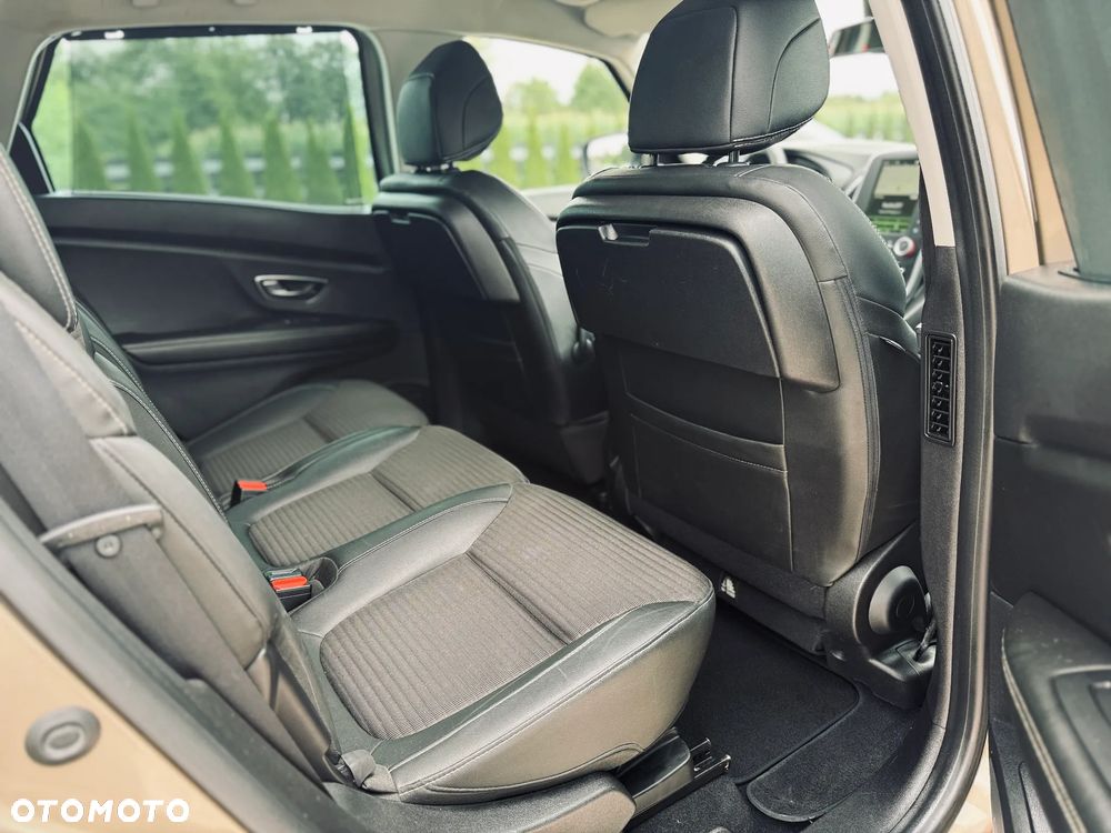 Renault Scenic 1.5 dCi Privilege EDC - 20