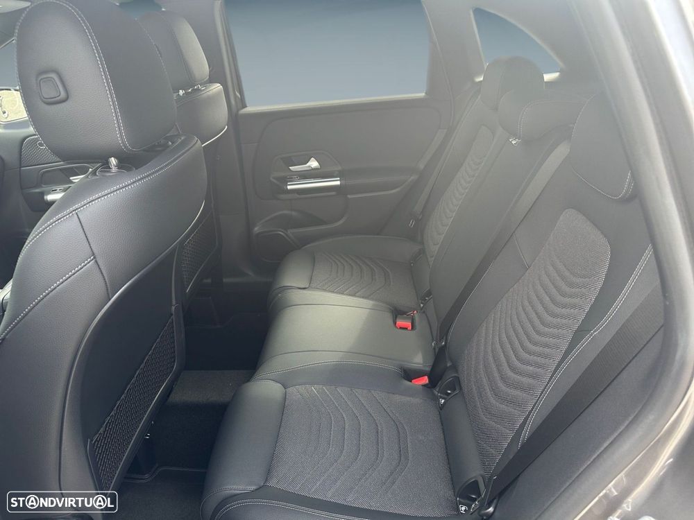 Mercedes-Benz B 180 d - 12