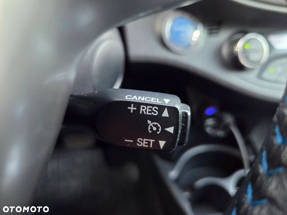 Toyota Yaris Hybrid 100 Dynamic - 23