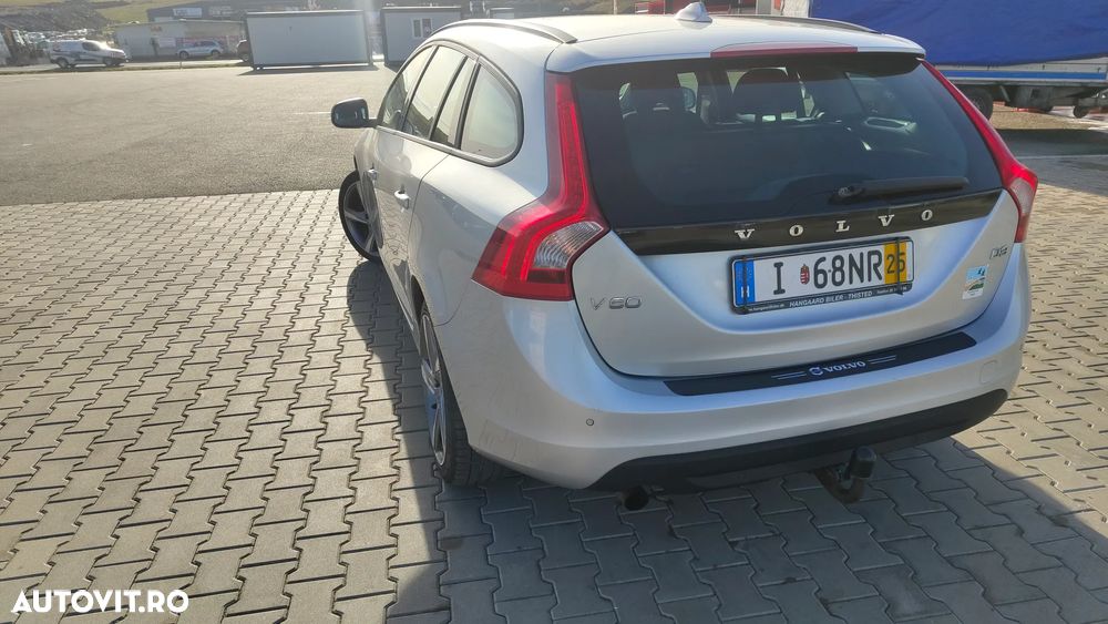 Volvo V60 D3 Momentum - 4