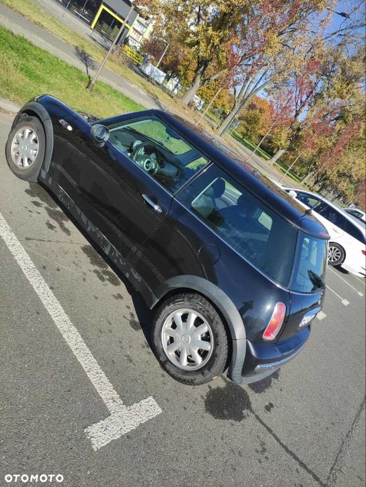 Mini One 2004 photo 2