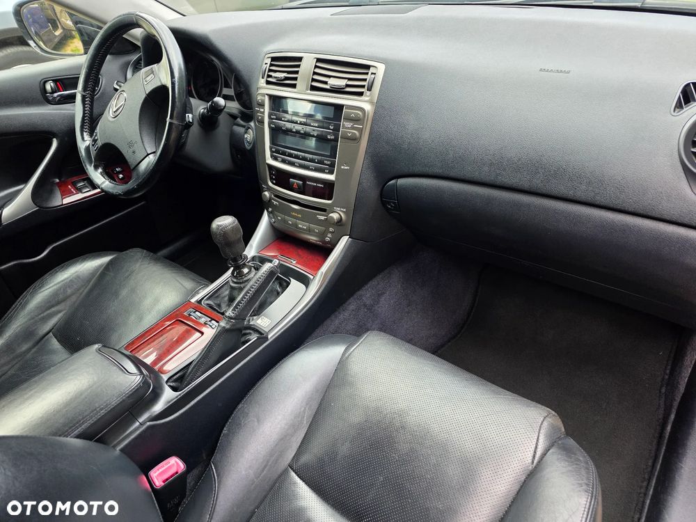 Lexus IS 220 D Prestige - 7