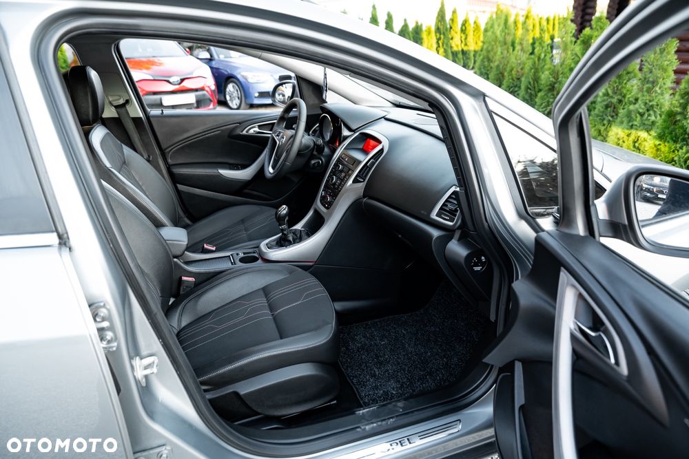 Opel Astra 1.4 Turbo 150 Jahre - 26