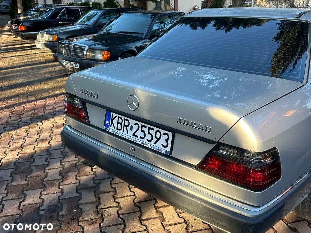 Mercedes-Benz W124 (1984-1993) - 14