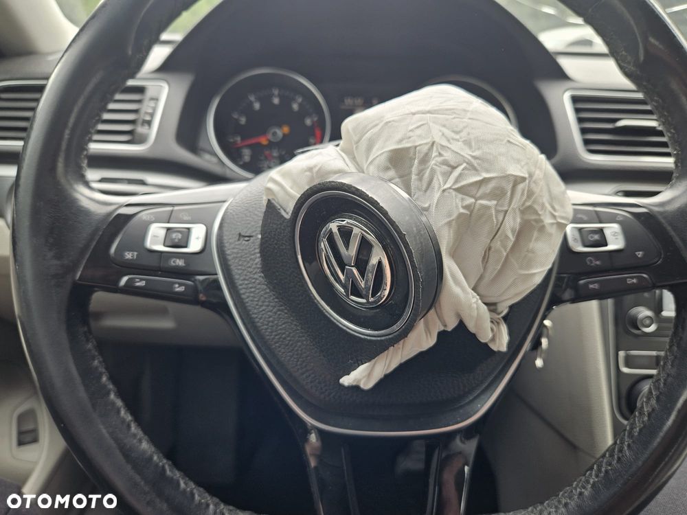 Volkswagen Passat 2.0 TSI Elegance DSG - 34