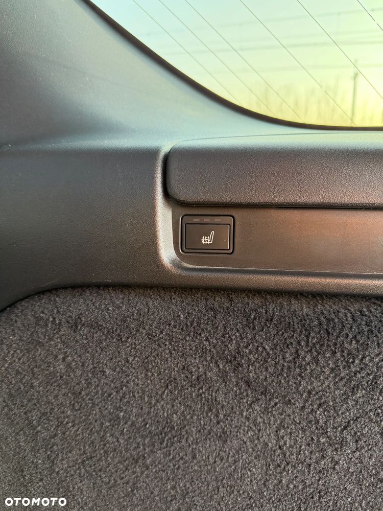 Land Rover Discovery 3.0 D250 mHEV R-Dynamic SE - 22