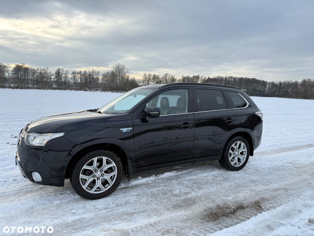 Mitsubishi Outlander 2.0 4WD Top - 4