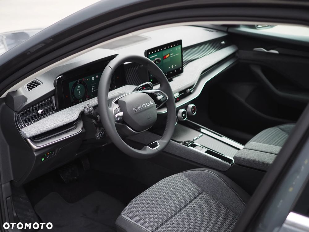 Skoda Superb 2.0 TSI Drive DSG - 7