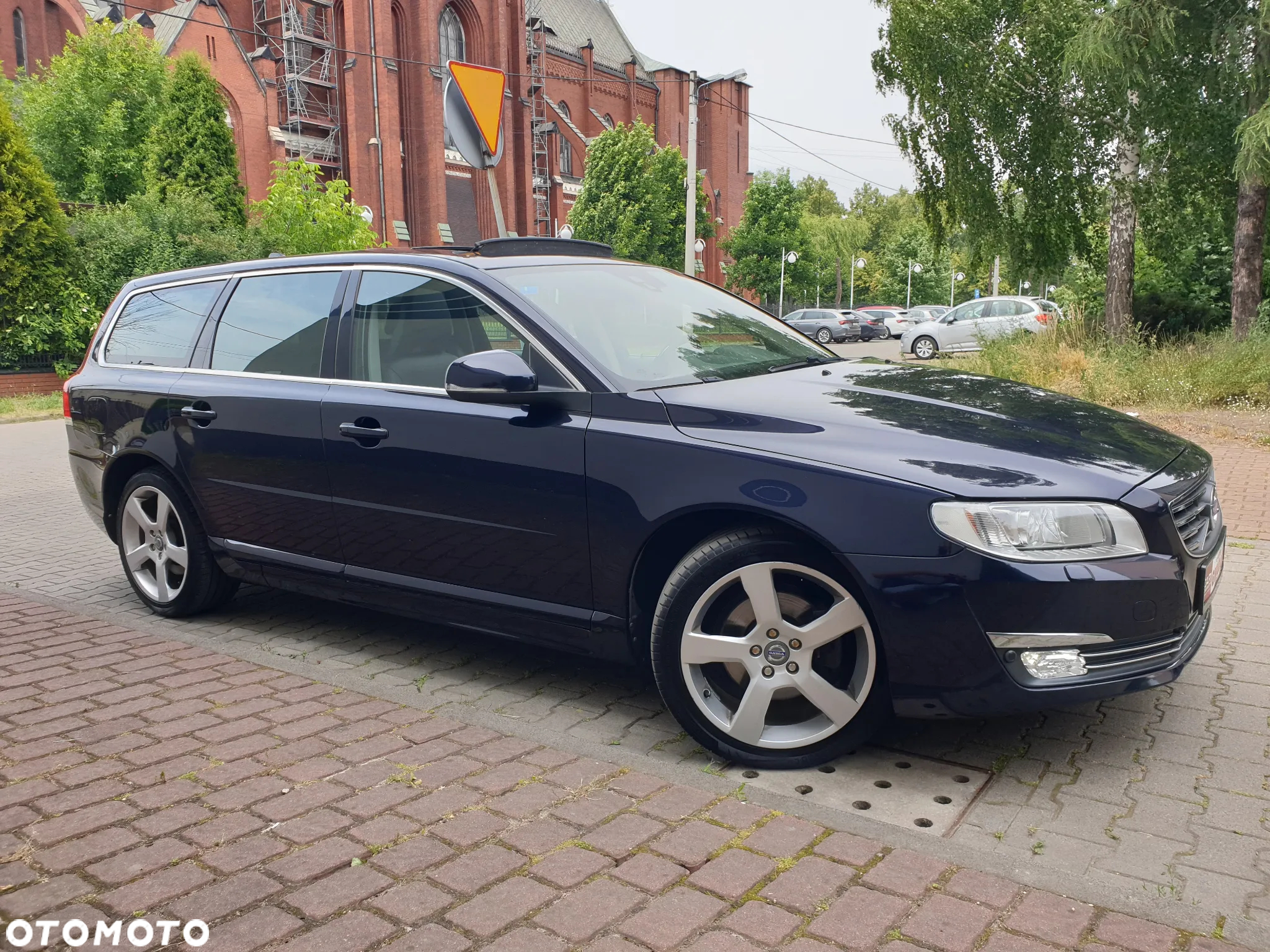 Volvo V70 D4 Summum - 9