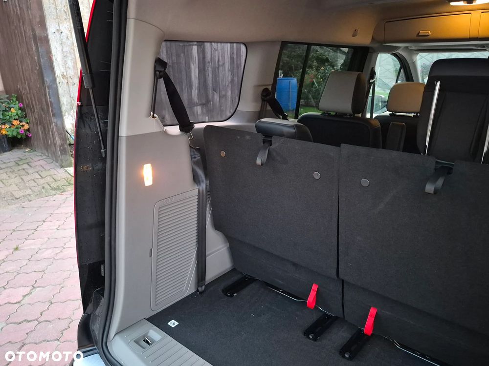 Ford Tourneo Connect Grand - 16