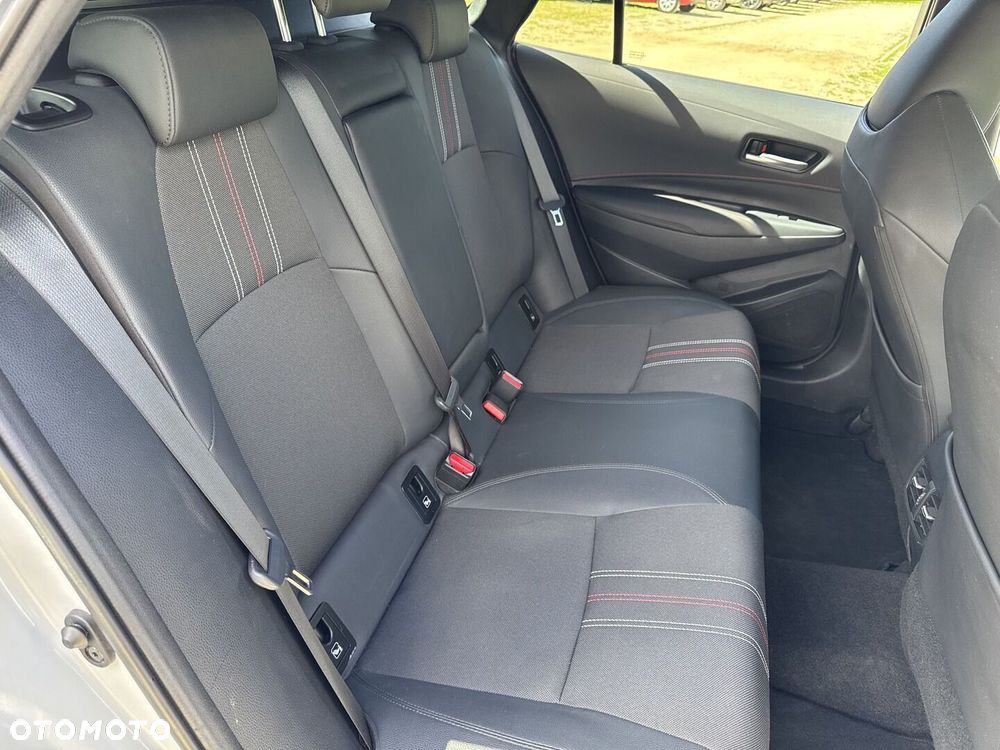 Toyota Corolla 1.8 Hybrid GR Sport - 12