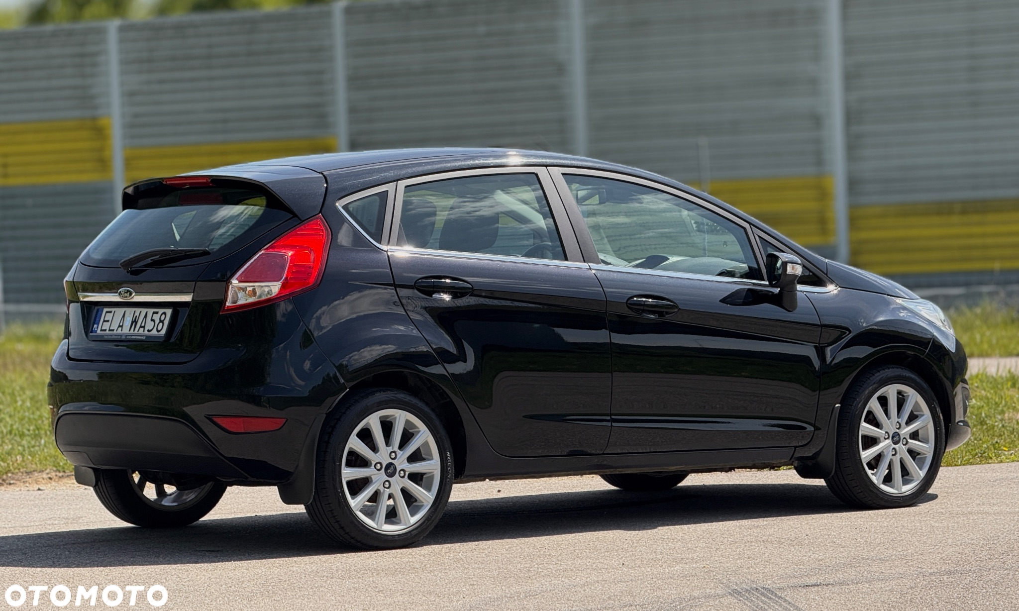 Ford Fiesta 1.0 EcoBoost S&S TITANIUM - 8