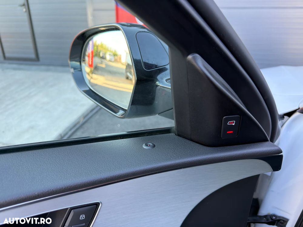 Audi A6 Avant 2.0 TDI Ultra DPF S tronic - 31