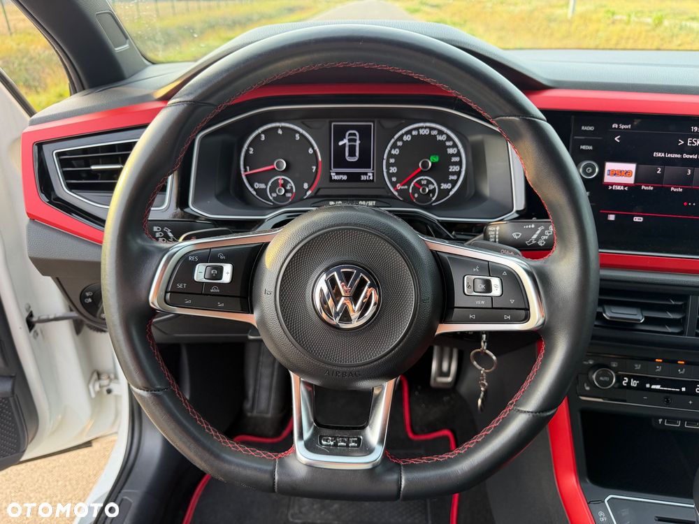 Volkswagen Polo 2.0 TSI DSG GTI - 23