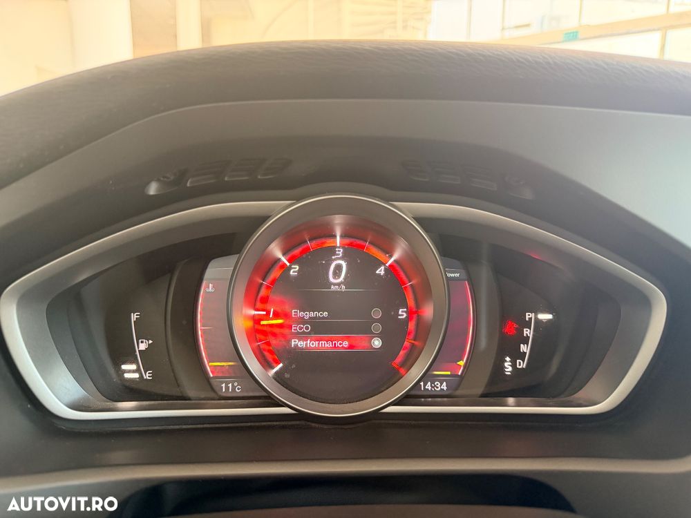 Volvo V40 D3 Geartronic Momentum - 11