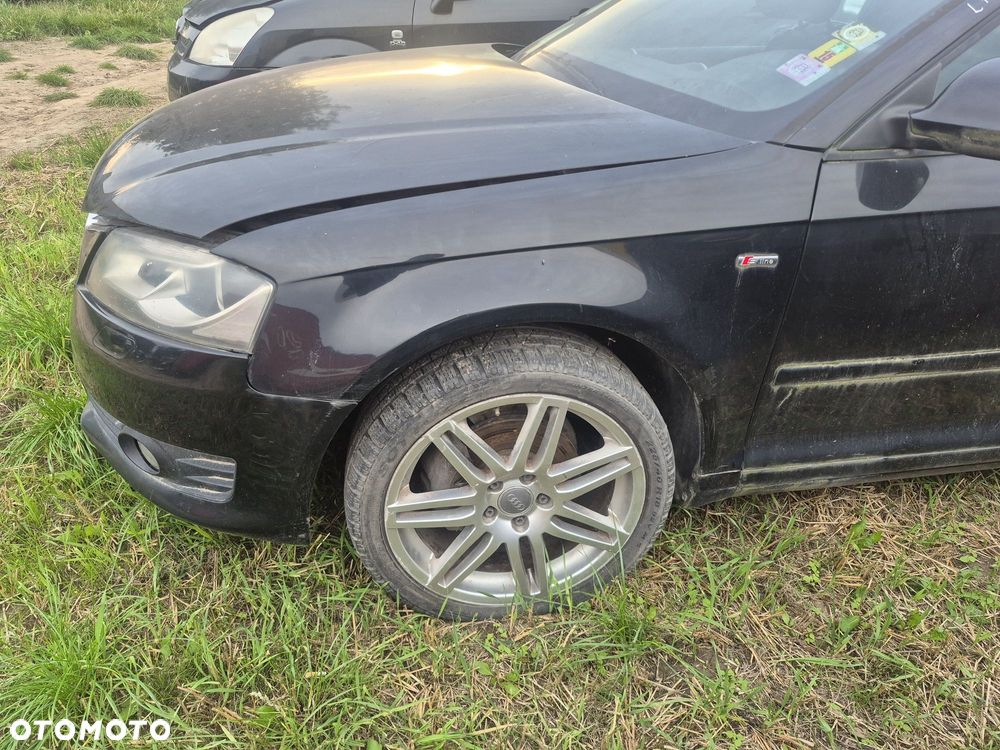 Błotnik prawy lewy audi a3 8p lift kolor LY9B