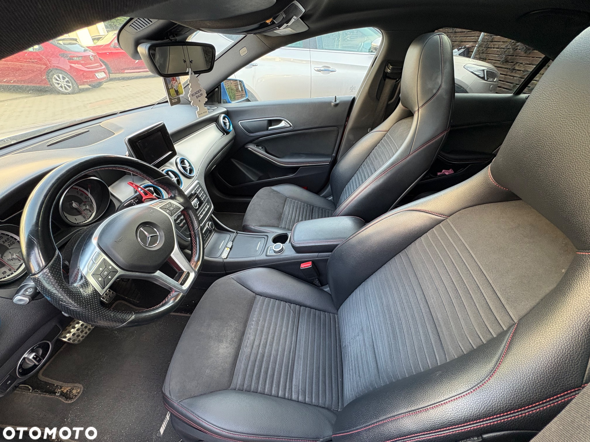Mercedes-Benz CLA - 10