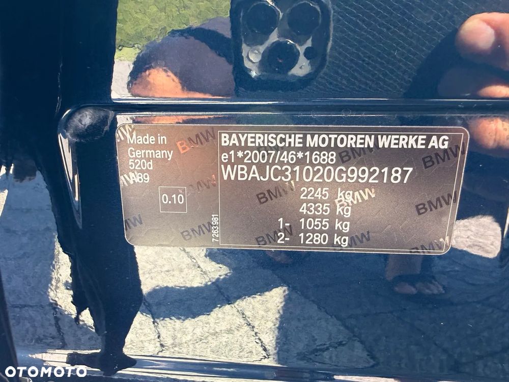 BMW Seria 5 520d Sport Line - 25
