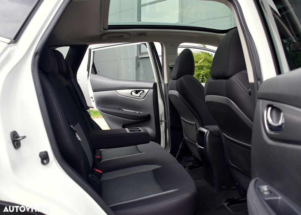 Nissan Qashqai 1.6 DCI Xtronic N-Connecta - 10