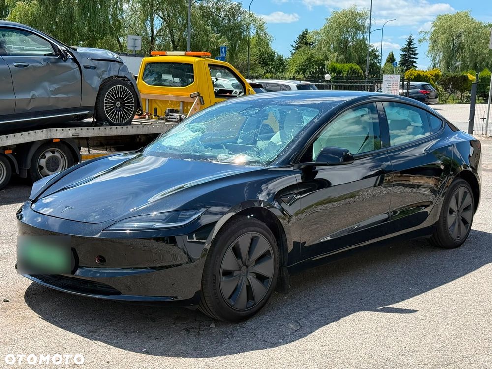 Tesla Model 3 - 10