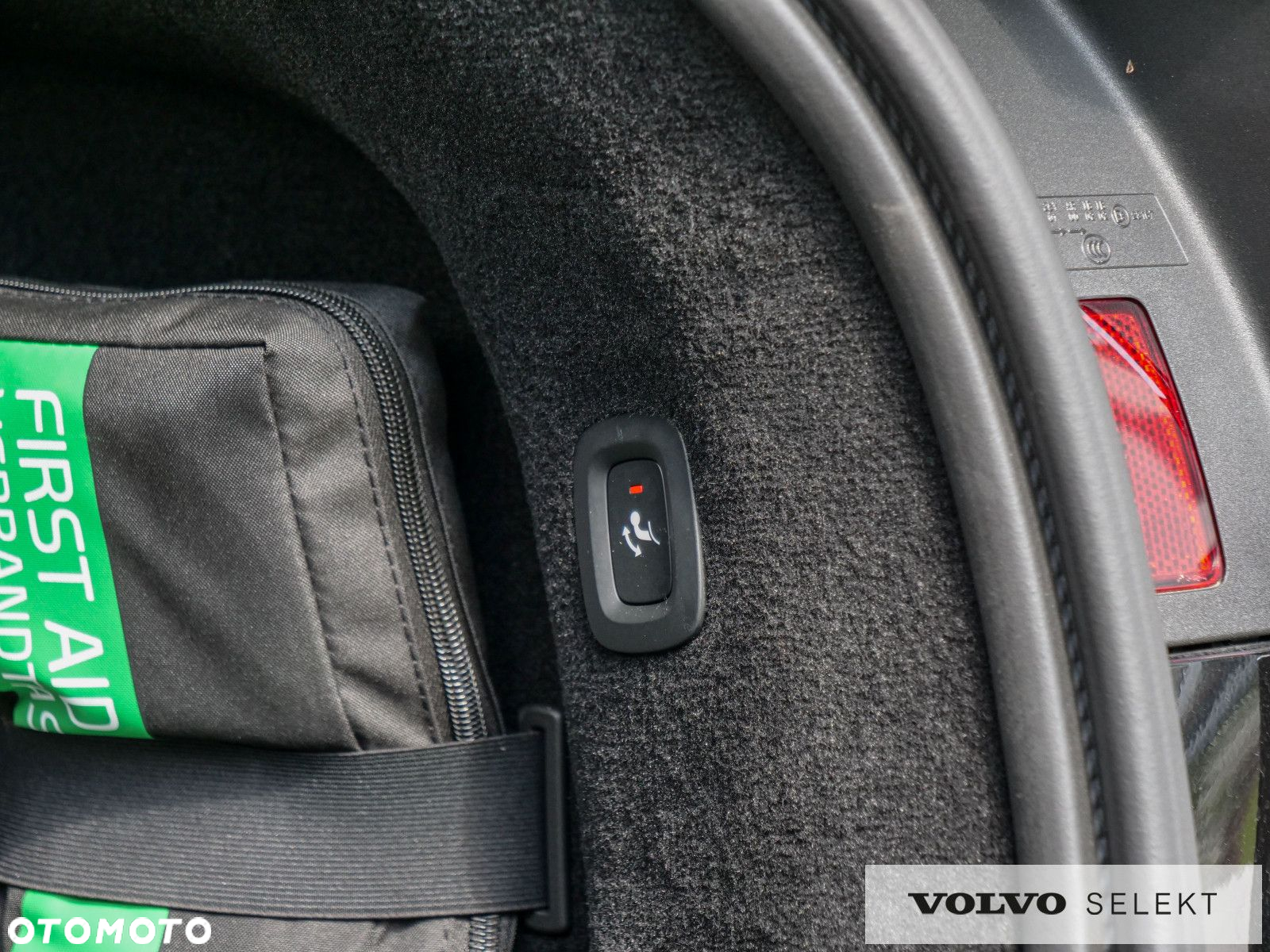 Volvo V90 Cross Country - 38