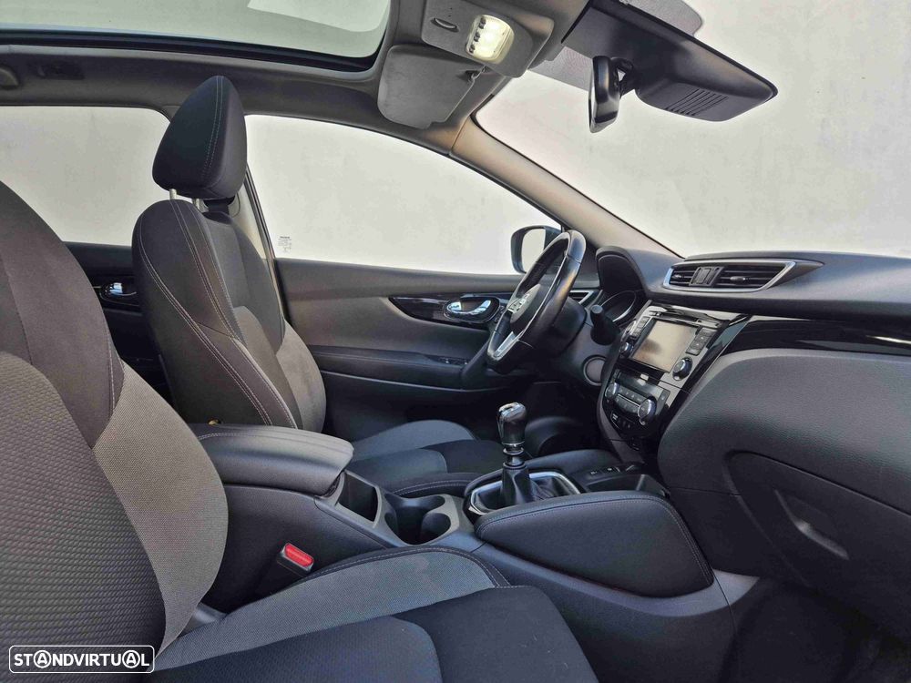 Nissan Qashqai 1.5 dCi N-Connecta J18 - 17