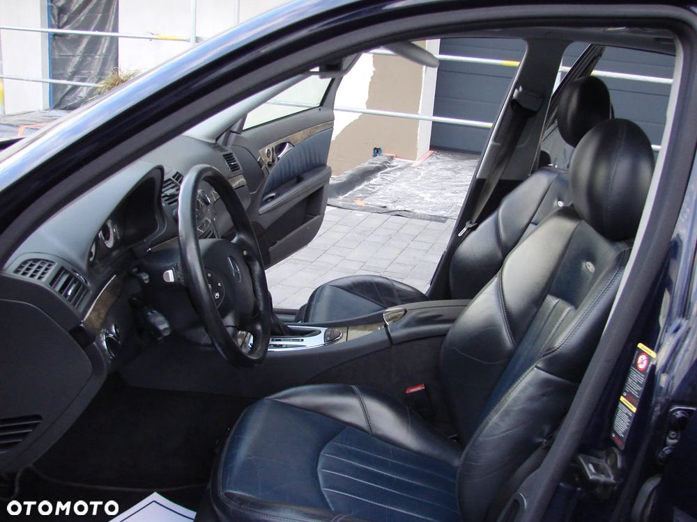 Mercedes-Benz Klasa E 55 AMG Automatik - 17