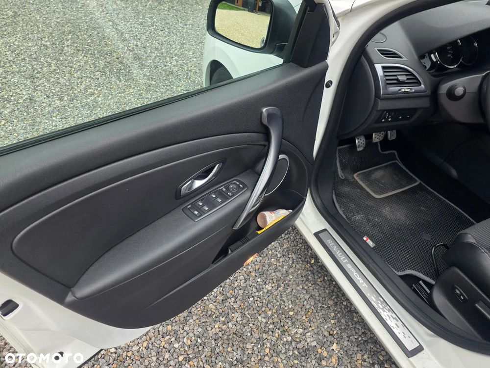 Renault Megane TCe 180 GT - 11