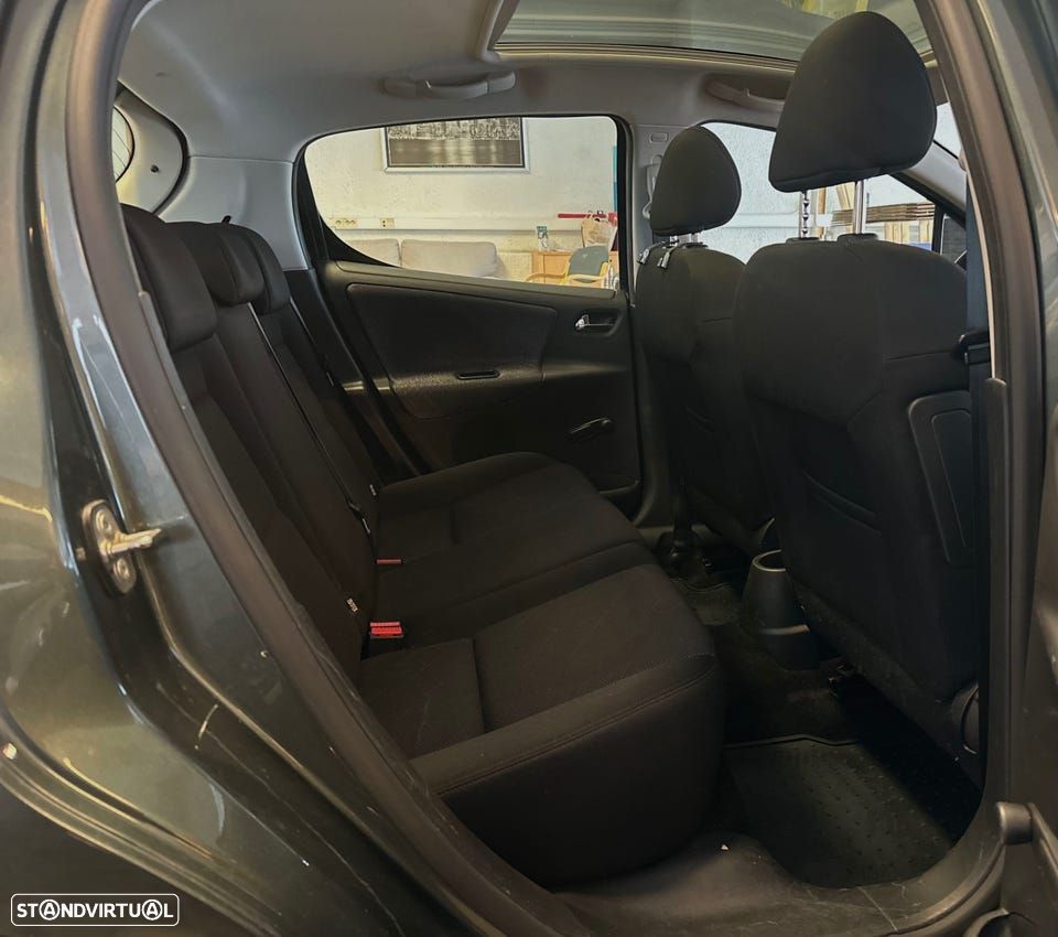 Peugeot 207 - 7
