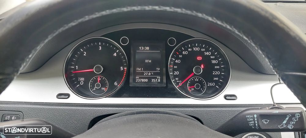 VW Passat 1.6 TDI BlueMotion - 16