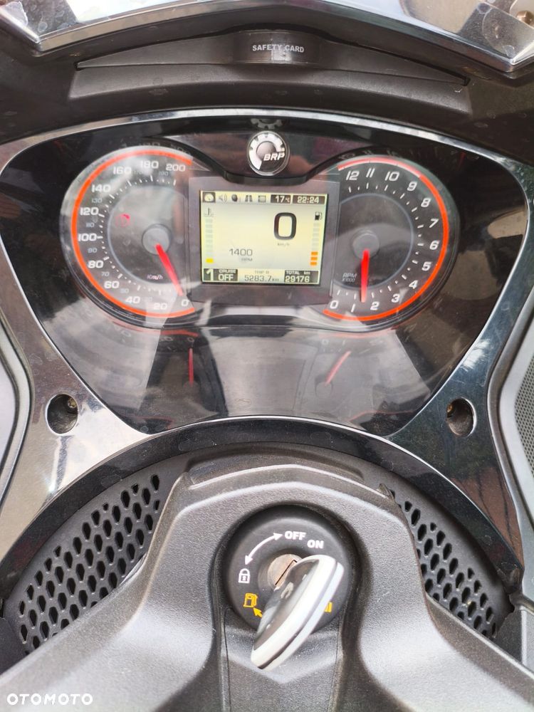 Can-Am Spyder - 21