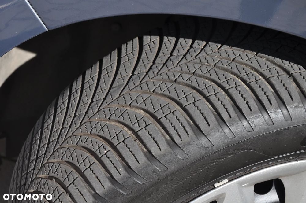 Ford Grand C-MAX 1.0 EcoBoost Start-Stopp-System Champions Edition - 34