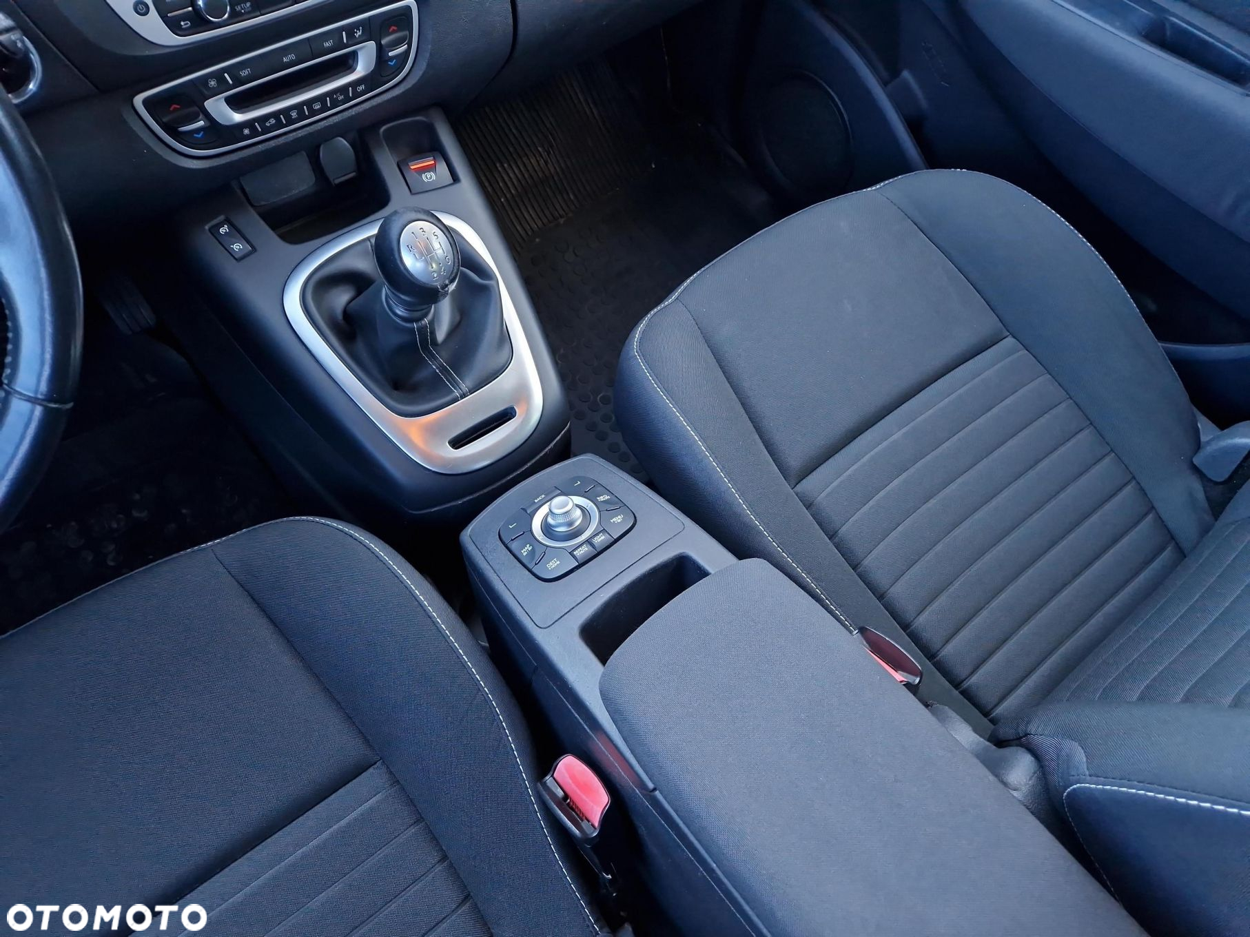 Renault Grand Scenic - 15