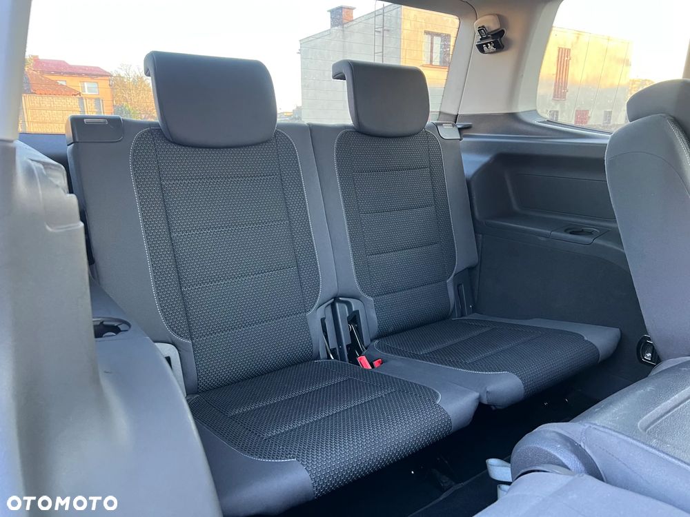 Volkswagen Touran 1.6 TDI DPF BlueMotion Technology Comfortline - 15