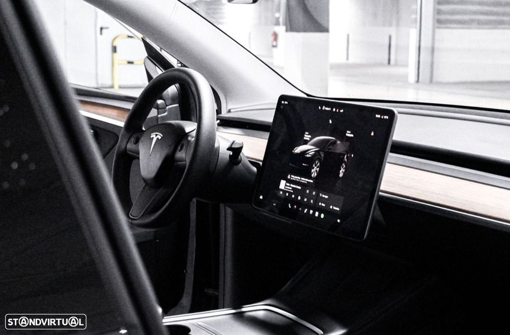 Tesla Model Y Long Range Dual Motor AWD - 10