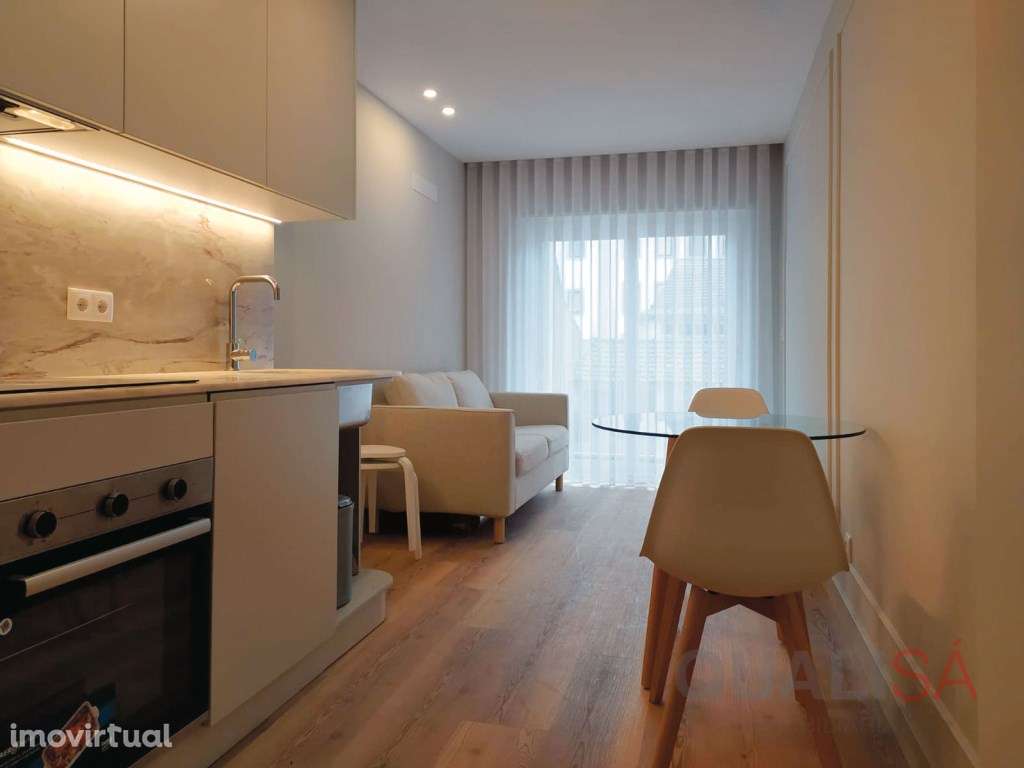 Apartamento T1 semi novo, equipado e mobilado no centro histórico d... - Grande imagem: 3/19