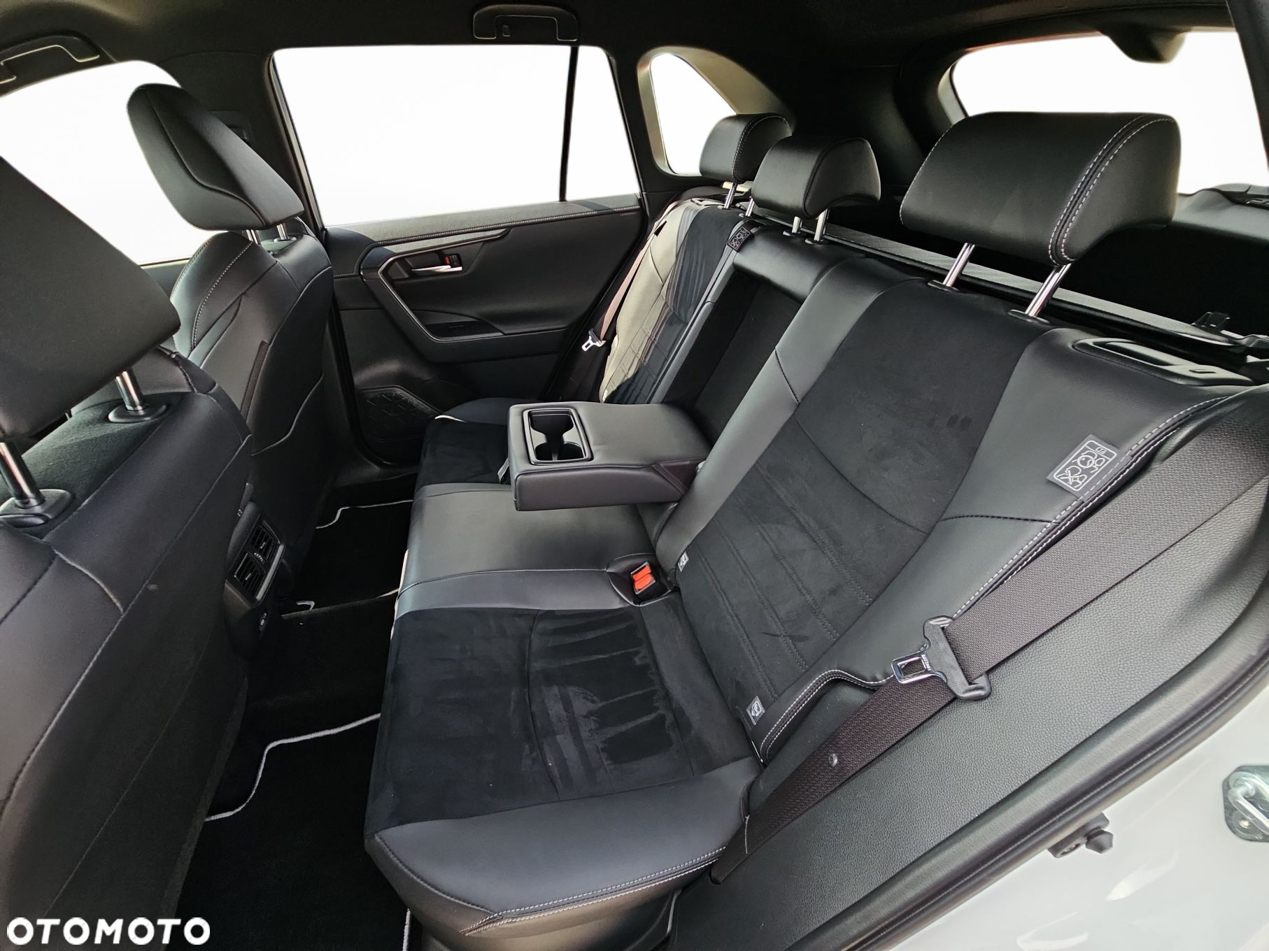 Toyota RAV4 - 10