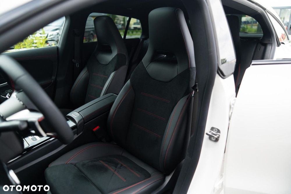 Mercedes-Benz CLA - 17