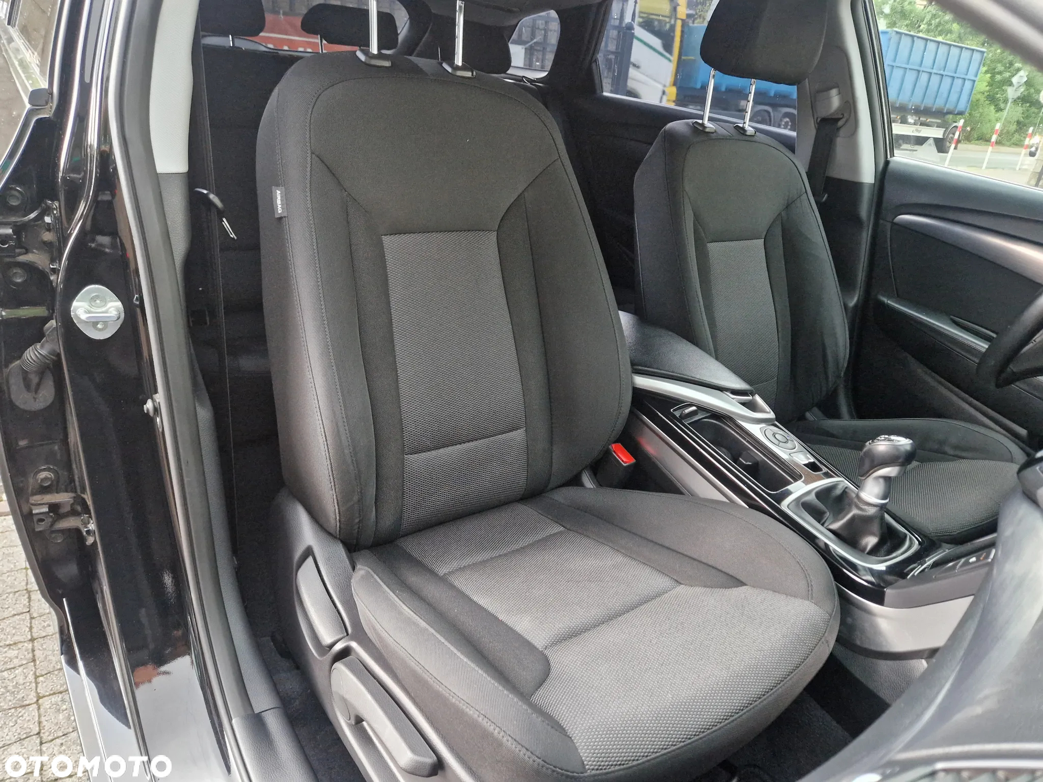 Hyundai i40 Kombi blue 1.6 Family+ - 35