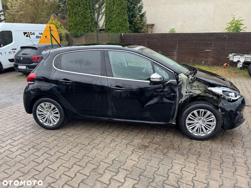 Peugeot 208 1.6 BlueHDi Allure S&S - 7