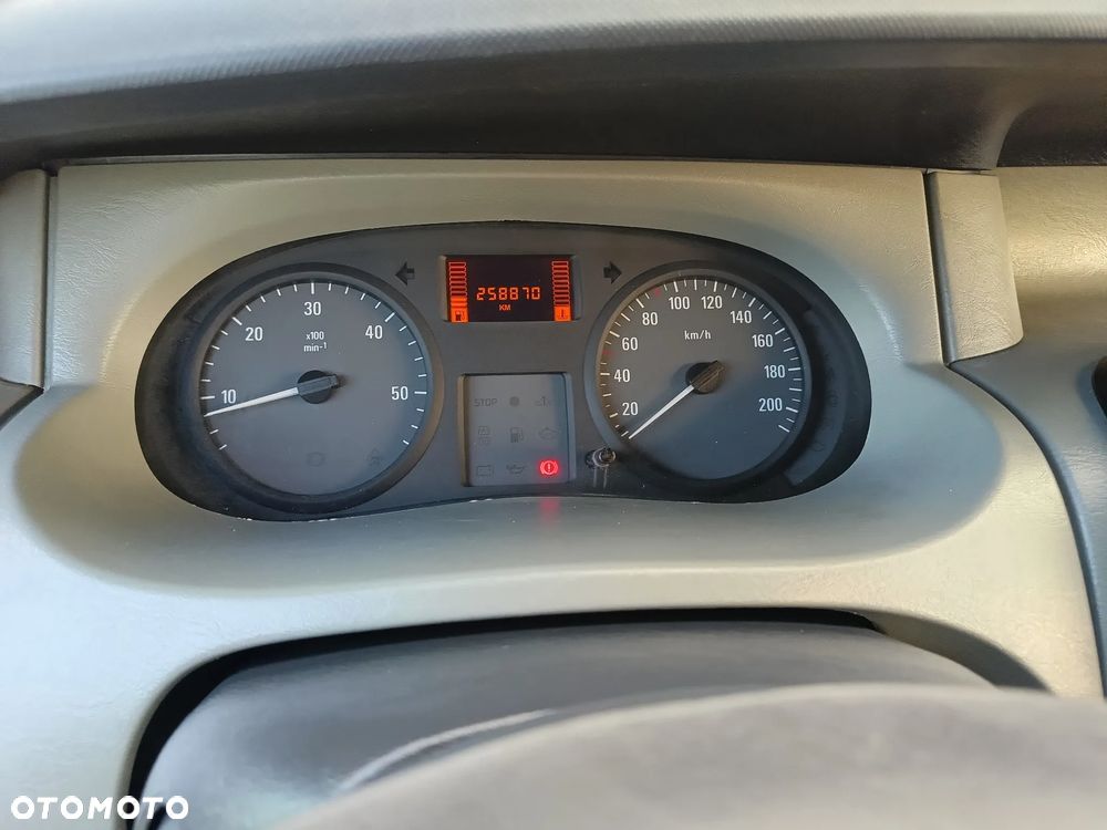 Opel Vivaro - 15