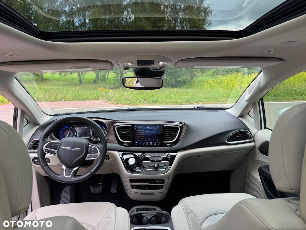 Chrysler Pacifica - 16