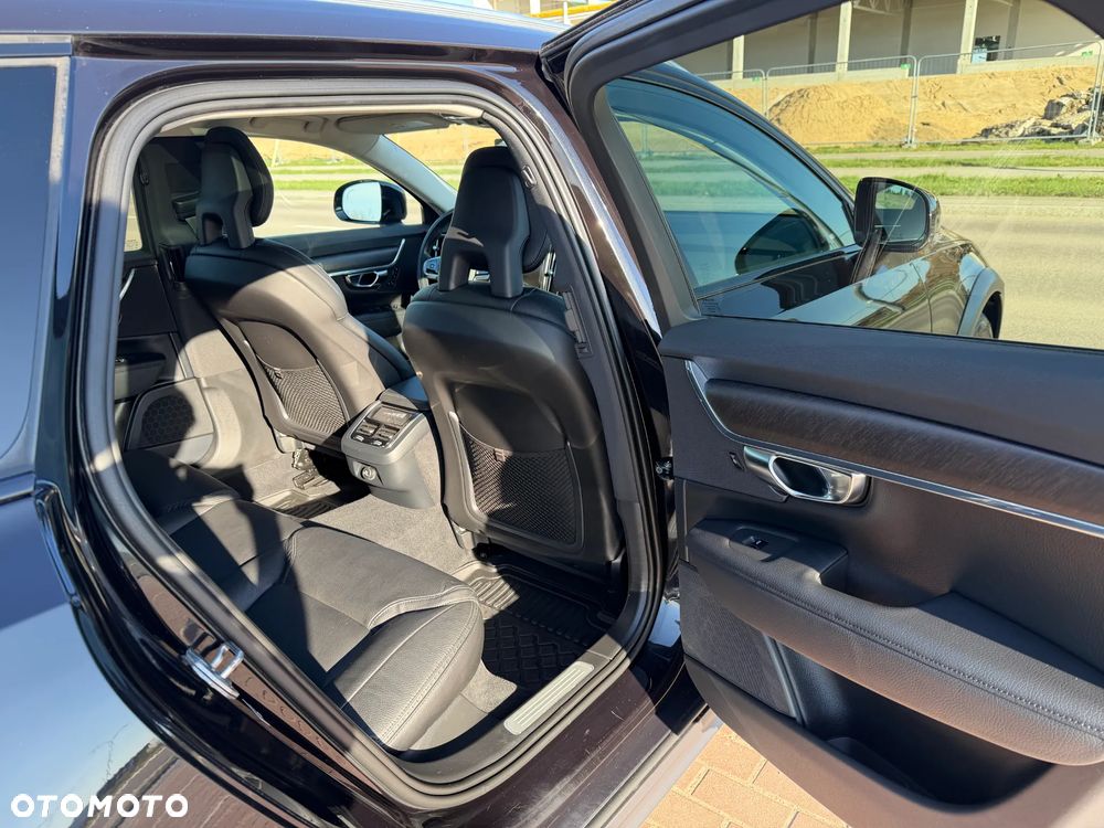 Volvo V90 Cross Country - 13