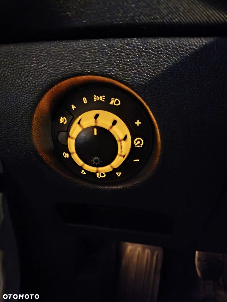 Opel Corsa 1.2 16V Easytronic Cosmo - 27