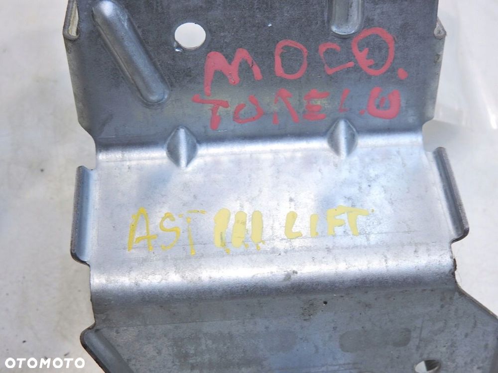 UCHWYT MOCOWANIE TUNELU OPEL ASTRA III H 13267200 - 2