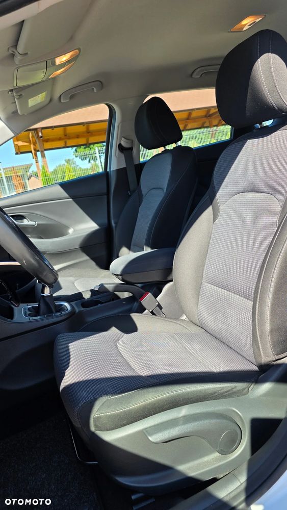 Hyundai i30 1.4 Trend - 24