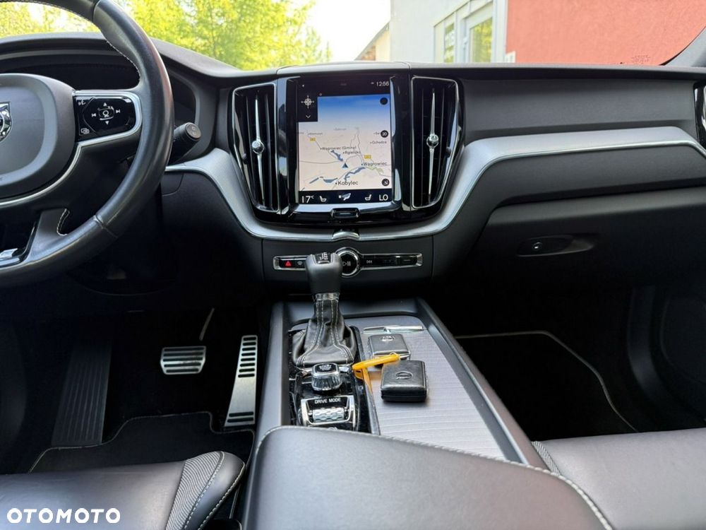 Volvo XC 60 D4 R-Design - 18