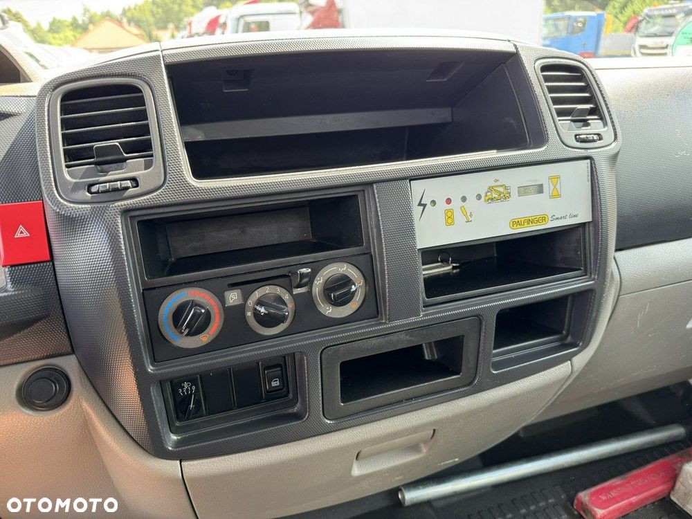 Nissan Cabstar - 27